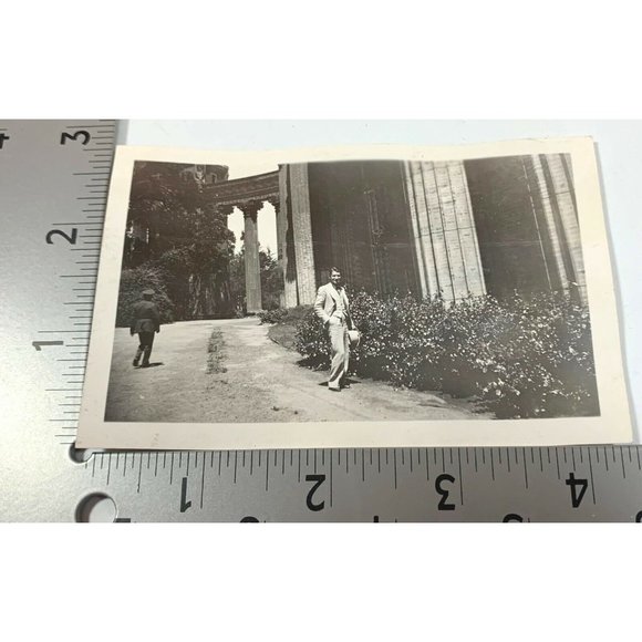 Vintage Found Photo Sharp Dressed Young Man at Unversity Garden 1930s Snapshot - Picture 3 of 6